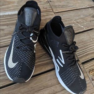 Nike Air Max 270 Flyknit